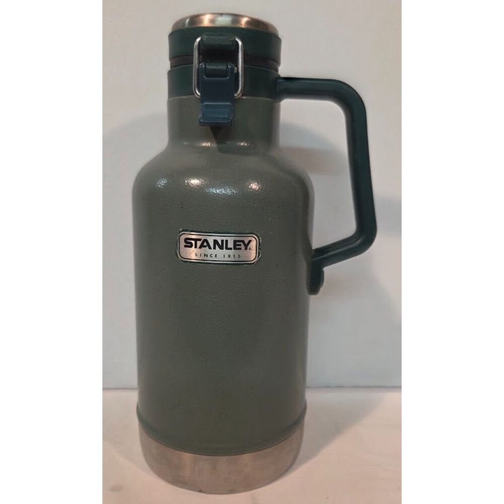 Stanley Classic 64oz Growler Green Vacuum Insulated Bottle Beer Jug 2QT